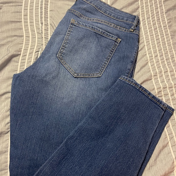 Old Navy Womens Skinny Jeans. Mid rise. - Picture 1 of 3